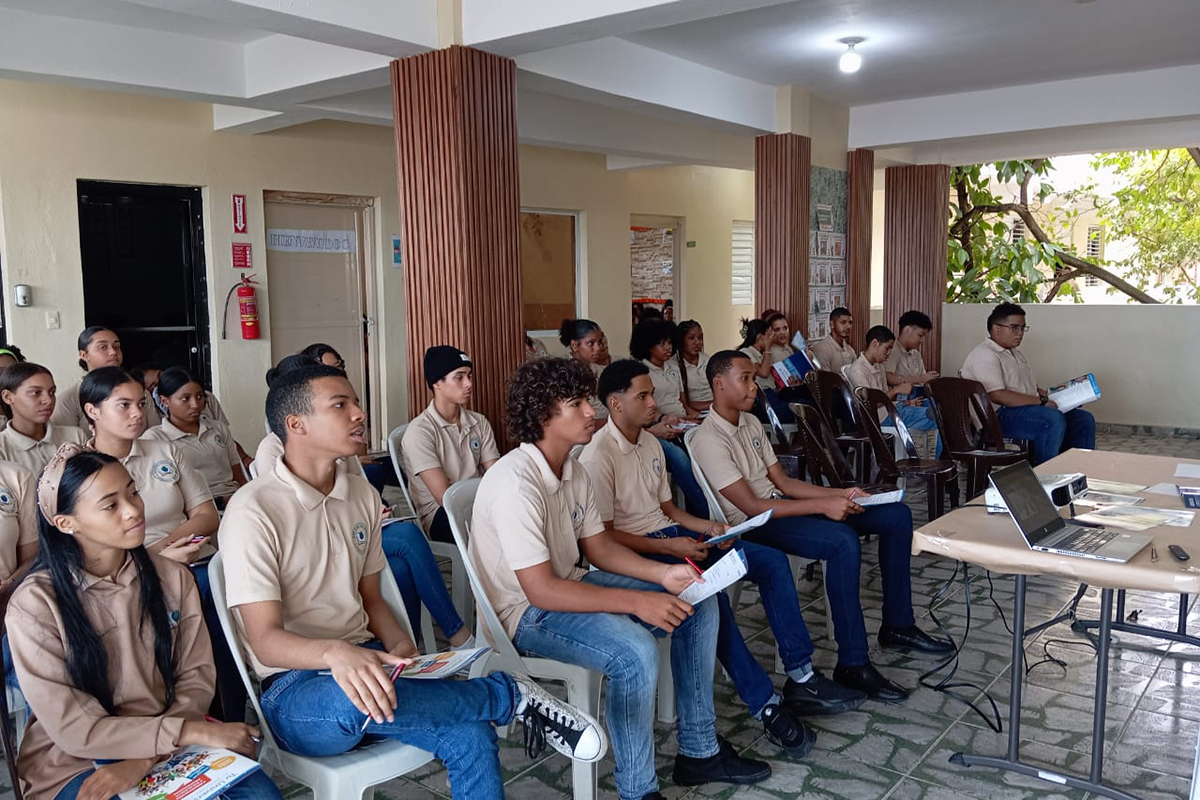 Presentación en el Colegio con Inglés Nuevo Centenario